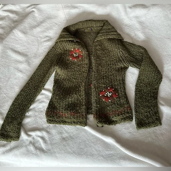 FREE with purchase - Olive Green Floral Double Zip Knit Cardigan S/M - Picture 4 of 6